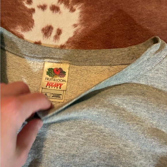 Fruit of the Loom cropped sweatshirt 
Cropped by me
Size XL best fits medium - Picture 3 of 3